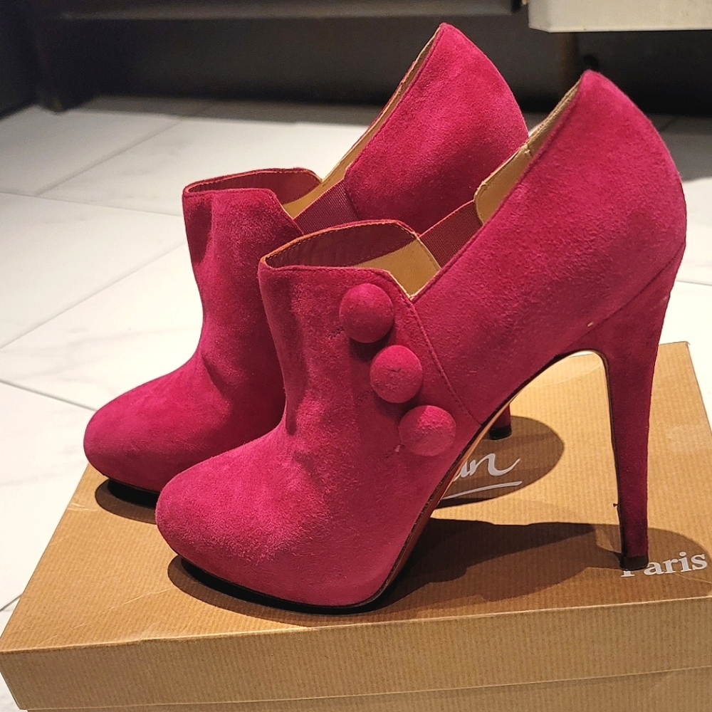 C'est Moi Louboutin Suede platform booties boots 38. Super rare